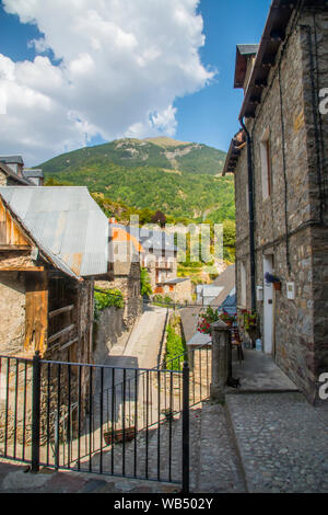 Traditional architecture. San Juan de Plan, Huesca province, Aragon, Spain. Stock Photo