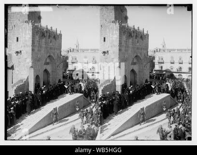 Entry of Field Marshall Allenby, Jerusalem, December 11th, 1917. Governor Borton Pasha, distributing proclamations Abstract/medium: G. Eric and Edith Matson Photograph Collection Stock Photo