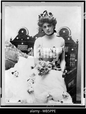 Ethel Barrymore, three-quarter length portrait, seated, facing front. Taken in 1901, for Captain Jinks of the Horse Marines Stock Photo