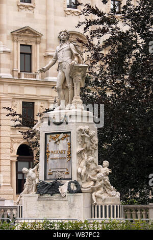 Statue of Wolfgang Amadeus Mozart in Burggarten park Vienna Stock Photo