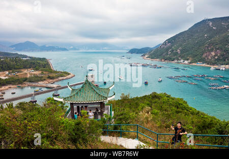 Observation platform on Family Walk trail at Sok Kwu Wan (Picnic Bay). Lamma Island, Hong Kong, China. Stock Photo