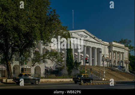 22-Oct 2004-The Asiatic Society State Central Library Town Hall, front, entrance, steps, columns,on Sahid bhagat sinh road fort kalaghoda MUMBAI MAHAR Stock Photo