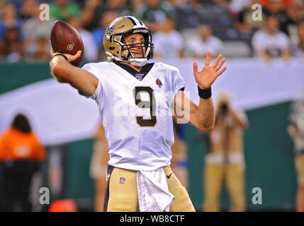 East Rutherford, NJ, USA. 24th August, 2019. New Orleans Saints Quarterback DREW BREES (9) throws a pass during the game against the New York Jets. The game was played at Met Life Stadium, East Rutherford, NJ. (Credit Image: © Bennett CohenZUMA Wire) Credit: ZUMA Press, Inc./Alamy Live News Stock Photo