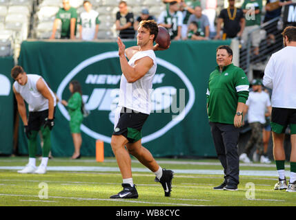 East Rutherford, NJ, USA. 24th August, 2019. New York Jets Quarterback SAM DARNOLD (14) passes the ball during warmups before the game against the New Orleans Saints at Met Life Stadium, East Rutherford, NJ. (Credit Image: © Bennett CohenZUMA Wire) Credit: ZUMA Press, Inc./Alamy Live News Stock Photo