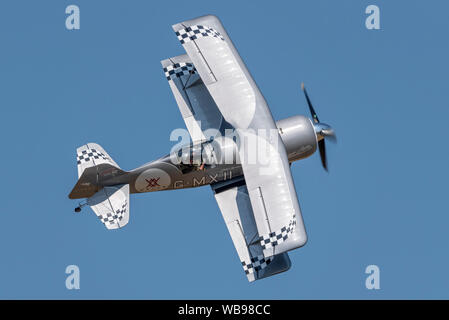 Held in aid of the BBC's Children in Need and local children's charities, the Little Gransden Charity Air & Car Show takes place at the small grass airstrip on the Beds/Cambridgeshire border. Highlights included Pitts Model 12 aerobatics Stock Photo