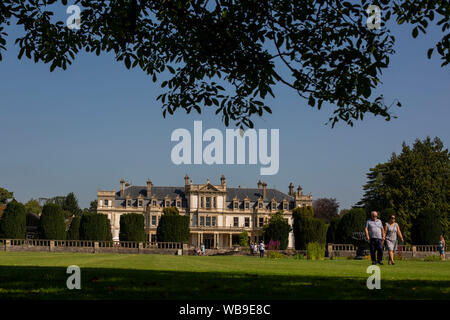 St Nicholas, Wales, UK. 25th August 2019. People enjoy the warm sunshine at National Trust site Dyffryn Gardens near Cardiff after a new record was set for the highest late August bank holiday weekend temperature in Wales. Credit: Mark Hawkins/Alamy Live News Stock Photo