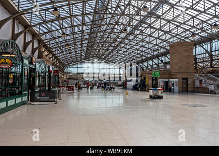 Internal view of Aberdeen Railway Station in Aberdeen Scotland UK Stock Photo