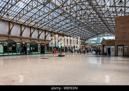 Internal view of Aberdeen Railway Station in Aberdeen Scotland UK Stock Photo