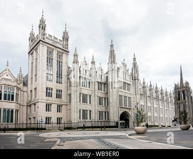 Marischal College Broad Street in Aberdeen Scotland UK owned by Universitiy of Aberdeen and used by Aberdeen Council Stock Photo