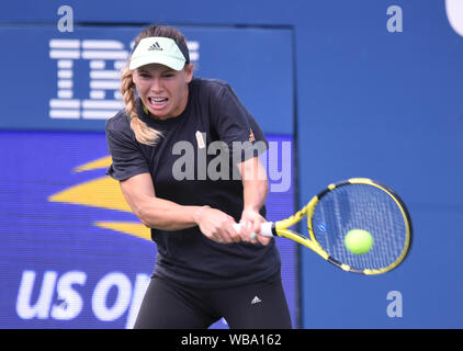 New York, USA. 25th Aug, 2019. Flushing Meadow New York US Open 2019 Practice Day 25/09/2019 Caroline Wozniacki (DEN) practices with Angelique Kerber (GER) on Grandstand Court Credit: Roger Parker/Alamy Live News Stock Photo