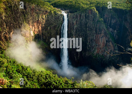 Wallaman Falls (340m), Australia's highest permanent waterfall. Lumholtz Section, Girringun National Park, Queensland, Australia Stock Photo