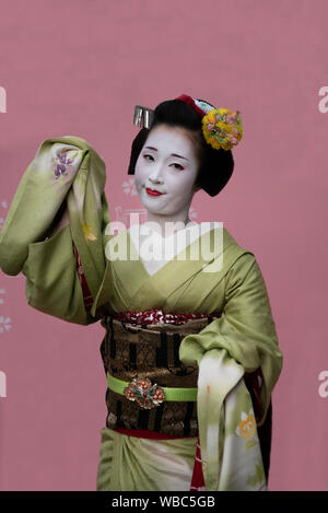 Geisha dancing in public performance, Kyoto, Japan Stock Photo