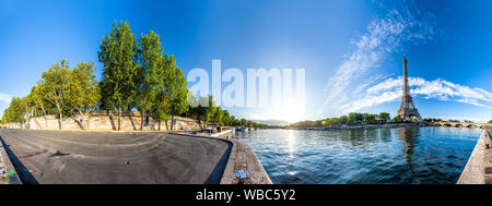 Panorama of the Eiffel Tower and riverside of the Seine in Paris Stock Photo