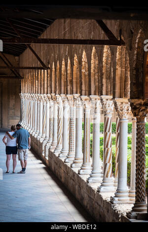 The Chiostro dei Benedettini, cloisters, in the cathedral complex at Monreale near Palermo, Sicily, Italy. Stock Photo