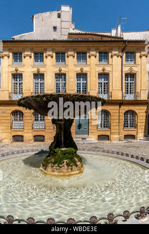historic fountain , Place d'Albertas in Aix en Provence, france