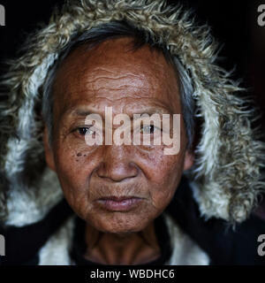 Palaung man in a village near Hsipaw, Myanmar Stock Photo