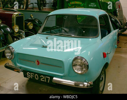 Vintage 1958 Frisky fibreglass 3 wheeled car made by Meadows of Wolverhampton Stock Photo