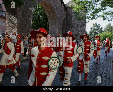 Worms, Germany. 25th August 2019. Journeymen march in the parade in traditional costume. The first highlight of the 2019 Backfischfest was the big parade through the city of Worms with over 70 groups and floats. Community groups, music groups and businesses from Worms and further afield took part. Stock Photo