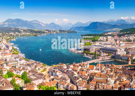 Historic city center of Lucerne with famous Chapel Bridge and lake Lucerne (Vierwaldstattersee), Canton of Luzern, Switzerland Stock Photo