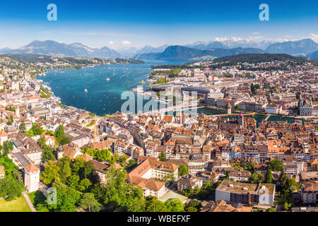 Historic city center of Lucerne with famous Chapel Bridge and lake Lucerne (Vierwaldstattersee), Canton of Luzern, Switzerland Stock Photo