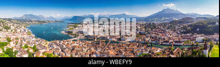 Historic city center of Lucerne with famous Chapel Bridge and lake Lucerne (Vierwaldstattersee), Canton of Luzern, Switzerland Stock Photo