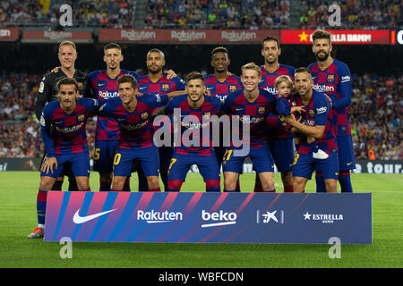 Barcelona, Spain. 25th Aug, 2019. BARCELONA, SPAIN - AUGUST 25: Players of FC Barcelona looks on prior the Liga match between FC Barcelona and Real Betis at Camp Nou on August 25, 2019 in Barcelona, Spain. (Photo by David Ramirez/Pacific Press) Credit: Pacific Press Agency/Alamy Live News Stock Photo