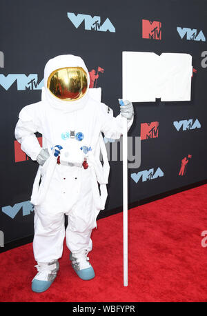 Newark, USA. 26th Aug, 2019. NEWARK, NJ - AUG 26: MTV Moon Man attends the 2019 MTV Video Music Awards at Prudential Center on August 26, 2019 in Newark, New Jersey. Credit: MediaPunch Inc/Alamy Live News Stock Photo