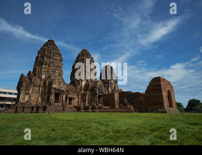 The impressive Khmer era temple, Phra Prang Sam Yod, in Lopburi, Thailand. Stock Photo