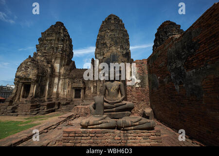 The impressive Khmer era temple, Phra Prang Sam Yod, in Lopburi, Thailand. Stock Photo