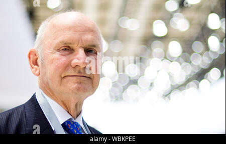 Hanover, Germany. 13th May, 2014. The then Chairman of the Supervisory Board of Volkswagen AG, Ferdinand Piech, attends the Annual General Meeting of Volkswagen AG on the exhibition grounds. The long-time VW patriarch Ferdinand Piëch died at the age of 82. Credit: Julian Stratenschulte/dpa/Alamy Live News Stock Photo