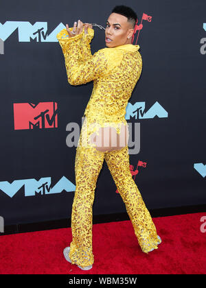 Bobby Lytes arrives at the MTV Video Music Awards at the Prudential