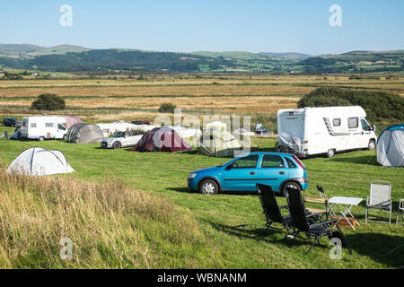 Camping,caravan park,Borth,holiday,seaside,resort,north,of,Aberystwyth,Cardigan Bay,Ceredigion,on,sunny,Bank Holiday,weekend,August,summer,Wales Stock Photo