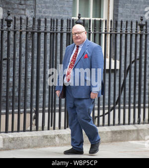 10 Downing Street, London, UK. 27th August 2019. Former Conservative MP Eric Pickles, Baron Pickles of Brentwood and Ongar, arriving at No.10. Credit: Malcolm Park/Alamy Live News. Stock Photo
