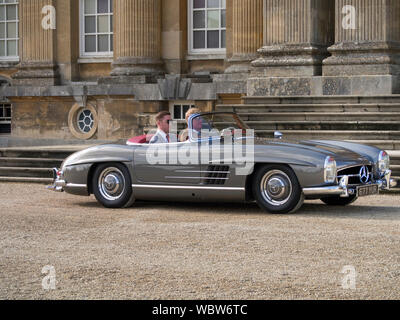 1950s mercedes benz 300sl hi-res stock photography and