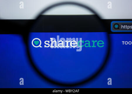 Los Angeles, California, USA - 21 Jule 2019: Illustrative Editorial of SHARECARE.COM website homepage. SHARE CARE logo visible on display screen. Stock Photo