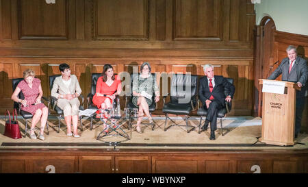 London, UK. 27th Aug, 2019. Left to right: Anna Soubry (Independent Group - Change UK), Caroline Lucas (Green Party), Jo Swinson (Lib Dem), Liz Saville Roberts (Paid Cymru), John McDonnell (Labour),Ian Blackford (SNP). Cross-party MPs and opposition party leaders assemble in the historic location of Church House in London to sign their 'Church House Declaration', with the intend to stop Parliament from being shut down by the government. Stock Photo