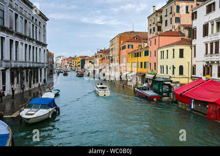 The Canale di Cannaregio looking north from the Ponte delle Guglie bridge (Bridge of Spires), Venice, Italy Stock Photo