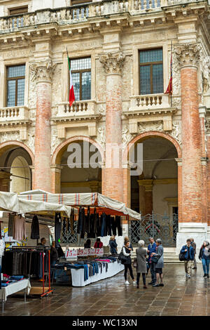 The Logia del Capitaniato building and market stalls in the Piazza dei Signori, Vicenza, Veneto, Italy Stock Photo