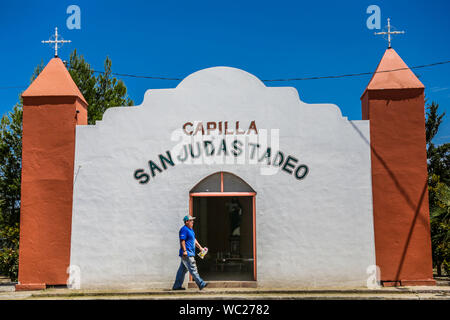 Chapel of San Judas Tadeo. daily life in the town of Esqueda, Sonora, Mexico. The community was founded in 1900 as a railway station by the leader of the revolutionary movement, Enrique Esqueda Orosco. Esqueda is a town in the Borders municipality located in the north of the Mexican state of Sonora, in the Sierra Madre Occidental region. (© Photo: LuisGutierrez / NortePhoto.com) Capilla de San Judas Tadeo.  vida cotidiana en el pueblo de Esqueda, Sonora, Mexico. La comunidad fue fundado en el año de 1900 como una estación de ferrocarril por el caudillo del movimiento revolucionario, Enrique Es Stock Photo