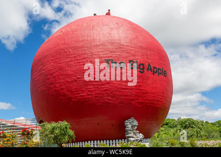 Colborne, Ontario, Canada – 20 August, 2019: Big Apple roadside restaurant and attraction in Colborne, Ontario. Stock Photo