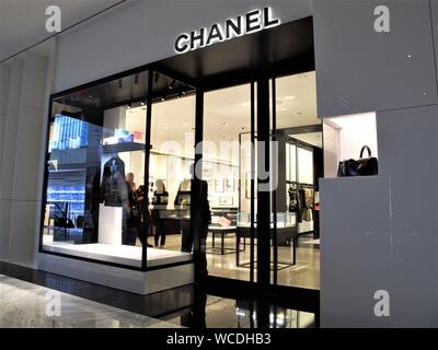 CHANEL FASHION STORE ENTRANCE IN HUDSON YARDS SHOPPING CENTER IN MANHATTAN Stock