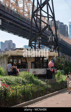 Roosevelt Island, view of the Tourist Center at the Franklin D Roosevelt Four Freedoms Park on Roosevelt Island, New York City, USA Stock Photo