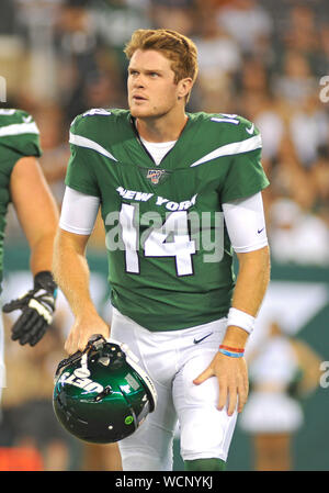 August 24, 2019: August 24, 2019 : New York Jets Quarterback SAM DARNOLD (14) during the game against the New Orleans Saints at Met Life Stadium, East Rutherford, NJ. (Credit Image: © Bennett CohenZUMA Wire) Stock Photo