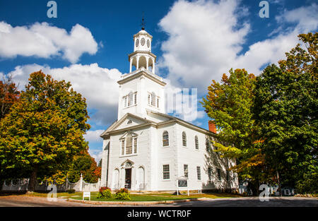 Old First Congregational Church, Bennington, Vt , Vermont, USA, United States, fall New England autumn trees inspiration parish exterior, fall Stock Photo