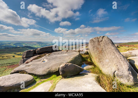 Millstone Edge on Hathersage Moor in the Peak District National Park ...