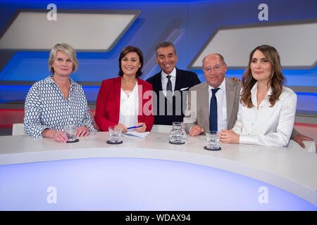 Anja Kohl Moderator Anja Kohl Ard Boersenexpert Portrait Portrait Portrait Cropped Single Image Single Motive Maischberger Talk Show Wdr Ard 28 08 2019 Usage Worldwide Stock Photo Alamy