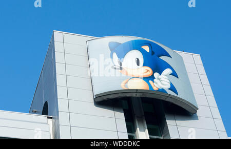 Sonic the Hedgehog on SEGA Europe HQ, 27 Great West Road, Brentford, Middlesex, UK Stock Photo