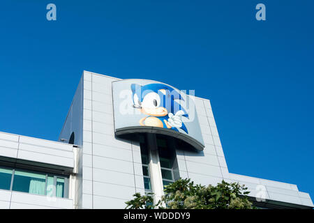 Sonic the Hedgehog on SEGA Europe HQ, 27 Great West Road, Brentford, Middlesex, UK Stock Photo