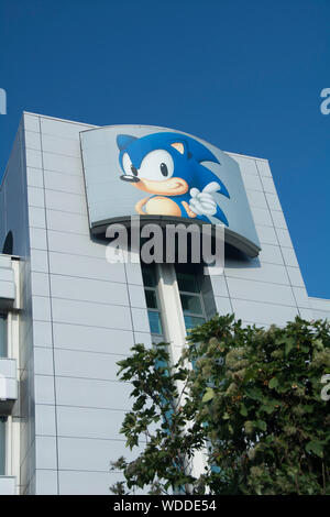 Sonic the Hedgehog on SEGA Europe HQ, 27 Great West Road, Brentford, Middlesex, UK Stock Photo