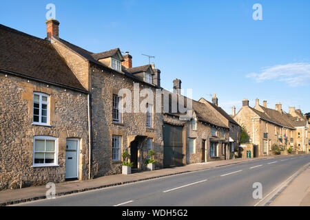 Cotswold stone cottages in the early morning light. Sheep street, Stow on the Wold, Cotswolds, Gloucestershire, England Stock Photo